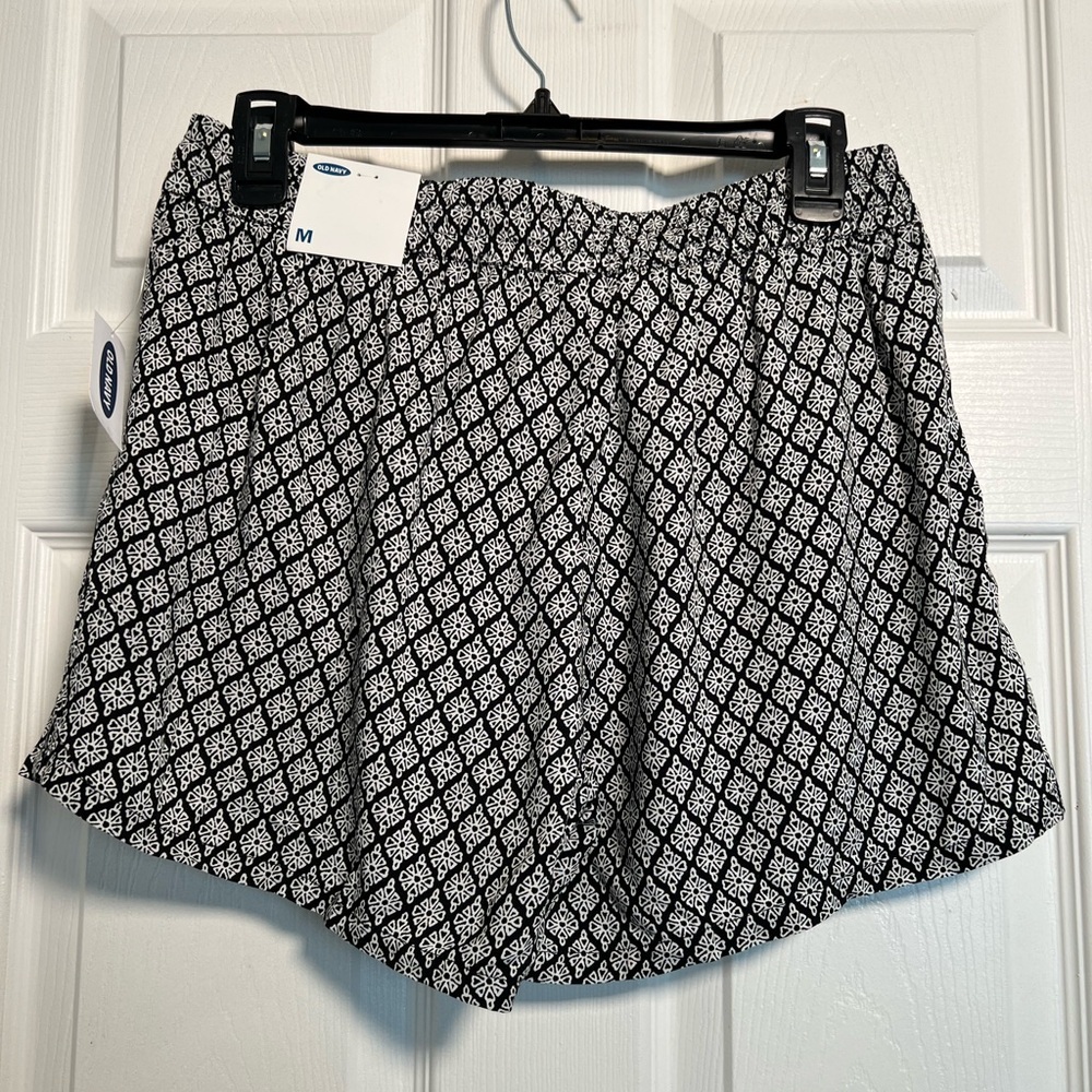 NWT Old Navy Patterned Pull-On Shorts - Picture 4 of 6